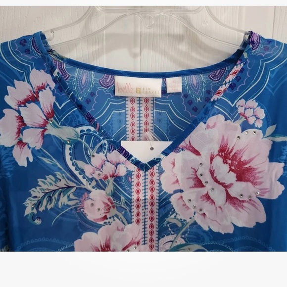 NWT Belle by Kim Gravel blue floral top Medium - Picture 2 of 7